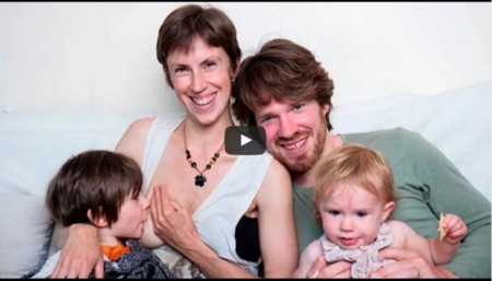 Esta familia pide ayuda para financiar su estilo de vida sostenible y criar a sus hijos "fuera del sistema"