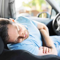 Dormir en el auto no es ilegal en México, pero antes debes cumplir con una condición importante