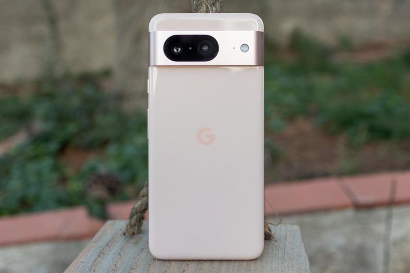 He probado el Google Pixel 8 durante tres meses y ha sido la mejor experiencia con Android que he tenido en mucho tiempo