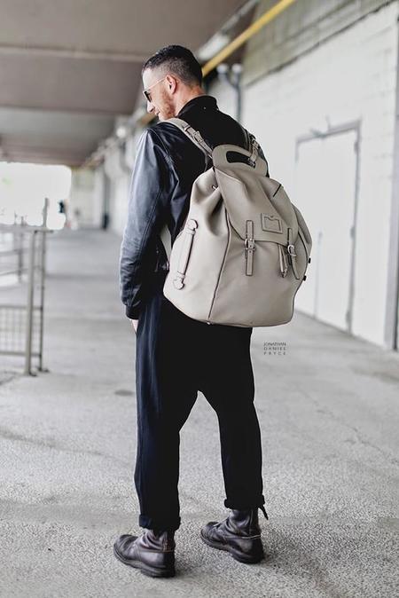 Ocho fotos para convencerte de que los bolsos también son cosa de hombres