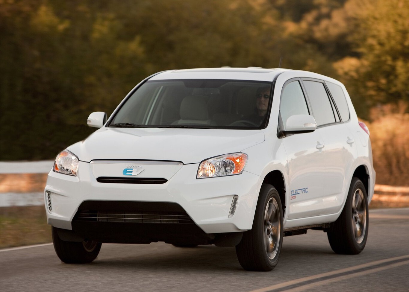 La vez que Toyota y Tesla hicieron un RAV4 eléctrico: una fórmula que olía a éxito y fracasó en el intento