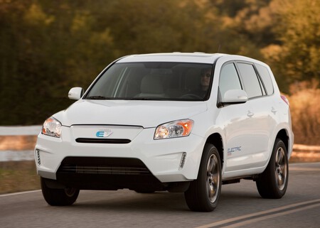 La vez que Toyota y Tesla hicieron un RAV4 eléctrico: una fórmula que olía a éxito y fracasó en el intento
