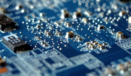 Apple desmiente rotundamente que haya chips espía en sus dispositivos y servidores