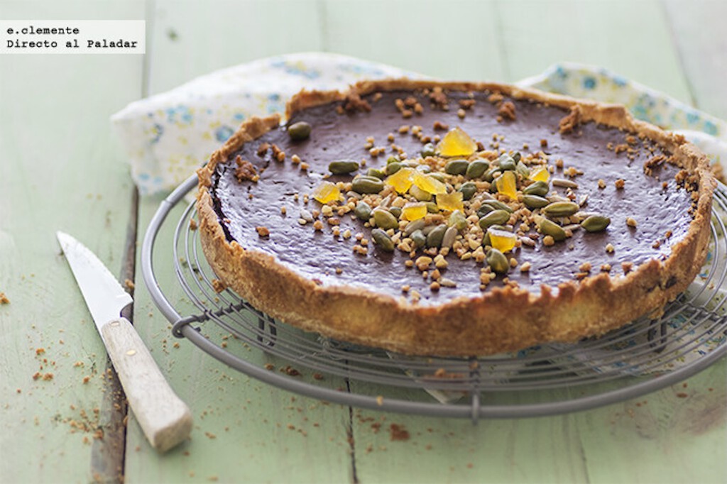 Tarta de chocolate con frutos secos sin azúcar añadido: receta para una merienda golosa pero nutritiva