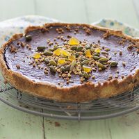 Tarta de chocolate con frutos secos sin azúcar añadido: receta para una merienda golosa pero nutritiva