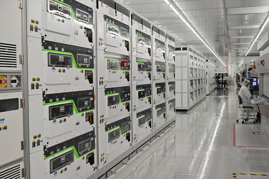 China no se fía lo más mínimo de EEUU: retirará los chips de Intel y AMD de sus equipos de telecomunicaciones