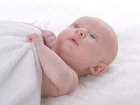 El bebé tiene legañas