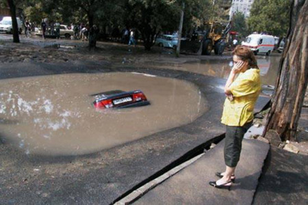 Después de ver estos 7 videos sentirás (aún más) horror por los baches