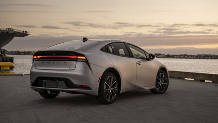 Toyota Prius 2023 9