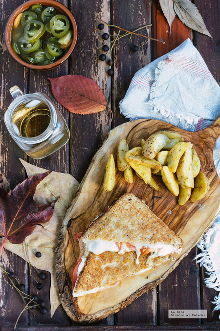 Sándwich Caprese con mostaza de Dijon. Receta fácil y rápida