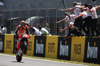 Motorpasión a dos ruedas: prueba de la Honda VFR 800 F y el dominio de Marc Márquez en Jerez