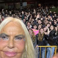 Leticia Sabater ya no es un artefacto nostálgico, sino una artista transgeneracional: la mayoría de su público es muy joven