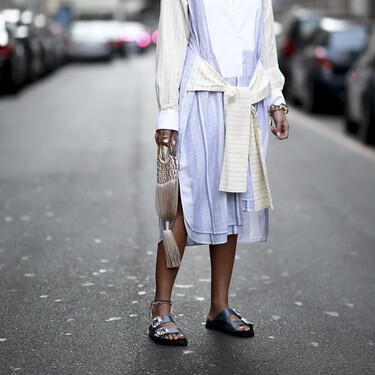 Ya puedes hacerte con las sandalias Birkenstock 'Arizona': Merkal tiene un clon con plataforma y en súper rebajas 