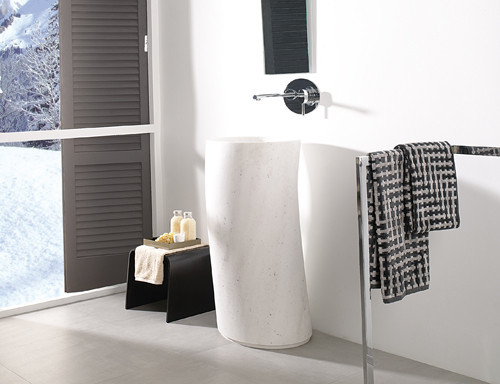 A cada baño su lavabo