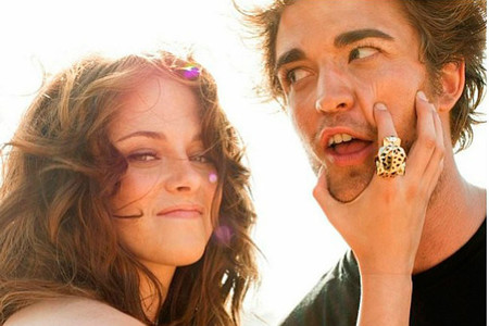 Kristen Stewart mata dos pájaros de un tiro: felicita y calla bocas