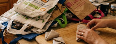 El truco definitivo para doblar bolsas reutilizables: ahorra espacio y despídete del caos en la cocina
 