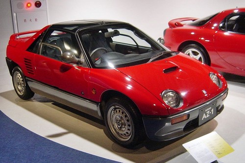 Motor central, tracción trasera y alas de gaviota. El Mazda AZ-1 que lo tenía todo para triunfar y fracasó