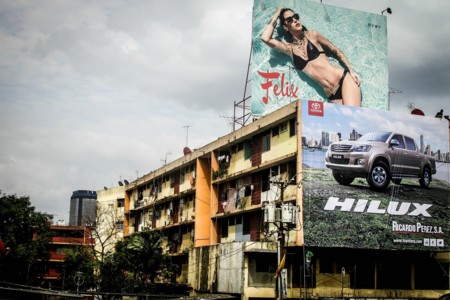 ¡Cuidado! Casi la mitad de los accidentes viales en México están relacionados con la publicidad exterior