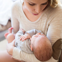 El poder de la voz de mamá en los bebés 