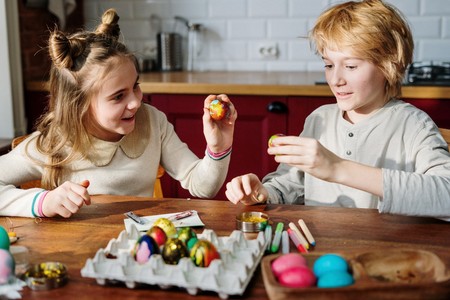 25 manualidades de Pascua fáciles y bonitas para hacer con los niños en Semana Santa
