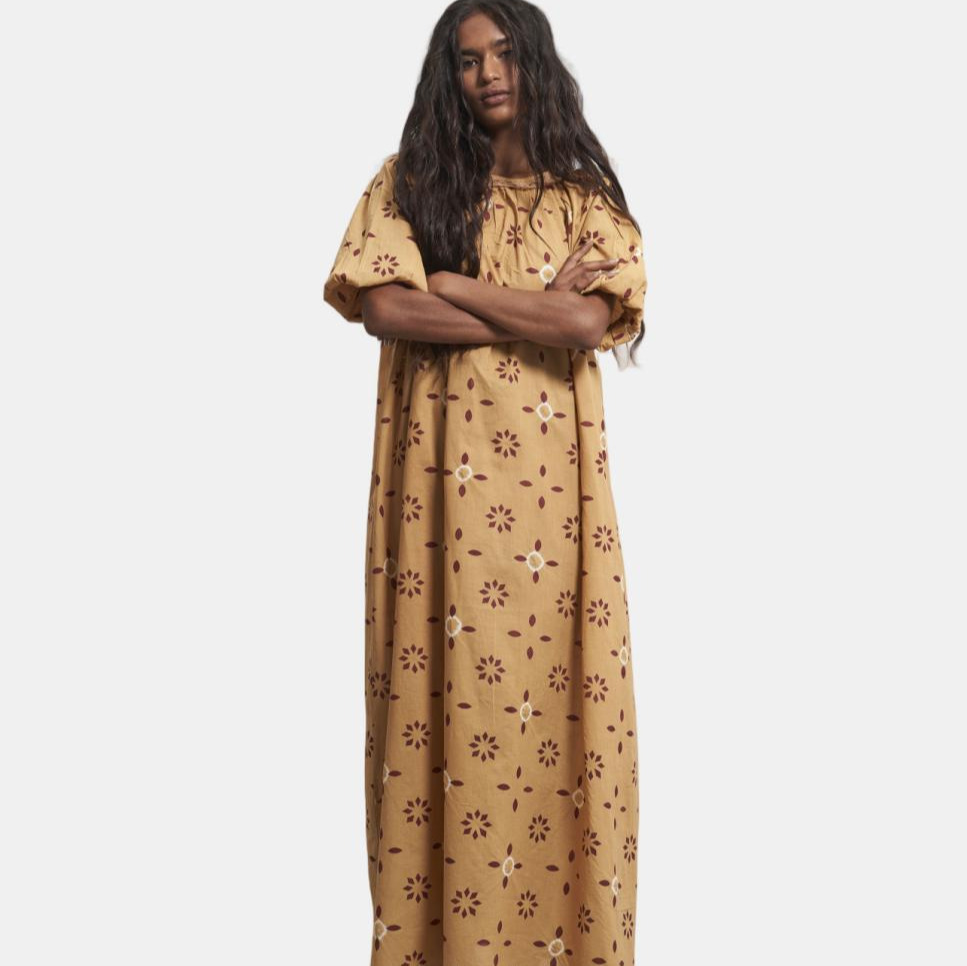Vestido Romance Camel Amarillo Par y Escala