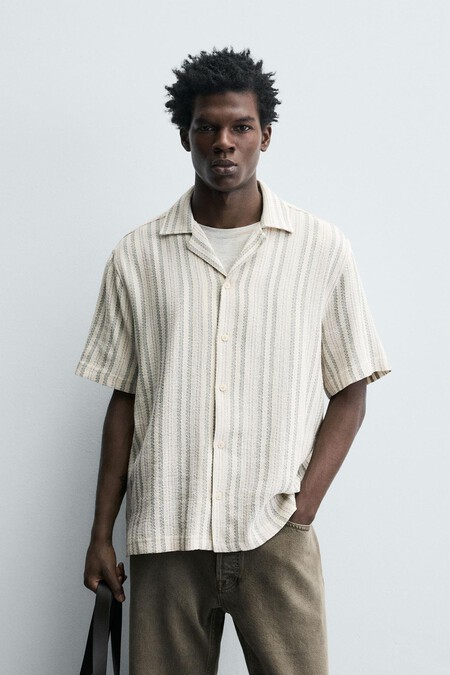 Cuestan Menos De Diez Euros Pero Son Las Camisas Clave Para Tu Armario Este Verano Gracias A Las Rebajas De Zara