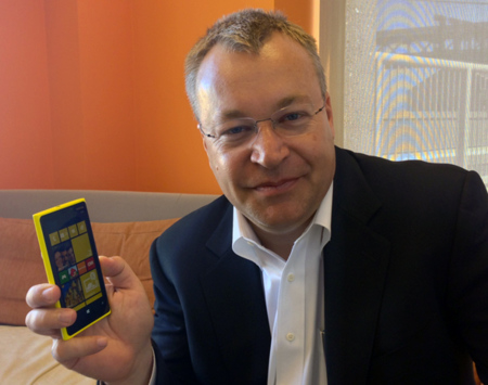 Stephen Elop: Microsoft no tiene planes de confeccionar un teléfono propio
