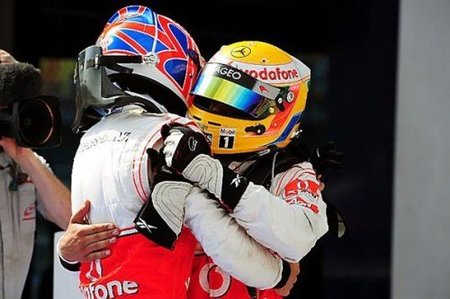 GP de Turquía 2010: Lucha fratricida en Red Bull y McLaren con victoria de Lewis Hamilton de postre