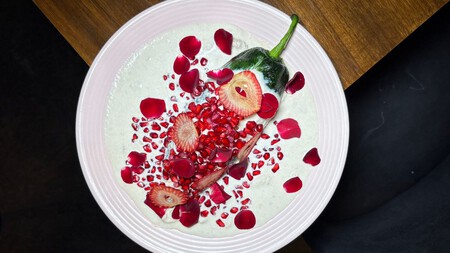 Probamos 4 chiles en nogada en CDMX y nuestro favorito es de un restaurante que pocos conocen: tiene el relleno más delicioso y tradicional