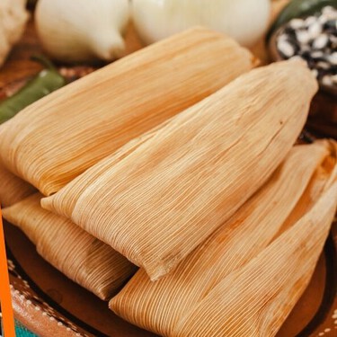 Cómo hacer tamales de rajas poblanas, con la receta y trucos del chef Aquiles Chávez