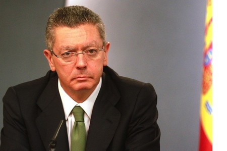 Sr Gallardón ¿dónde está el apoyo económico para embarazadas en la futura ley del aborto? 