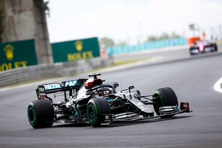 Lewis Hamilton se pasea en el Gran Premio de Hungría para recuperar el liderato del mundial de Fórmula 1