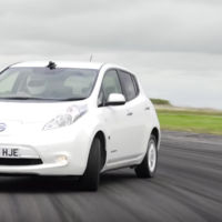 Y esto es un Nissan Leaf haciendo drifting