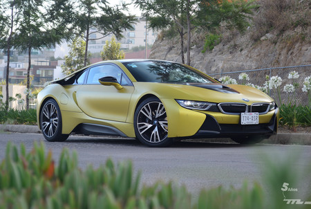 BMW i8 Protonic Frozen Yellow, a prueba: Con las prestaciones de un superauto y el rendimiento de un Prius