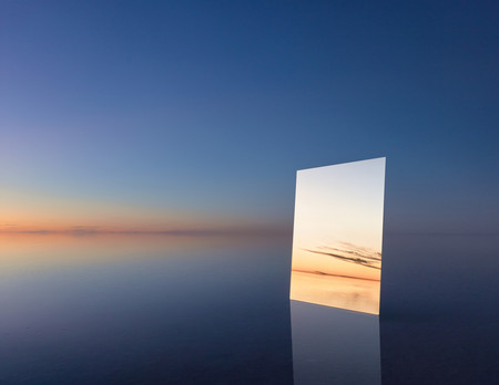 ‘Vanity’, de Murray Fredericks, usando un espejo para crear paisajes infinitos y explorar los límites de la perspectiva