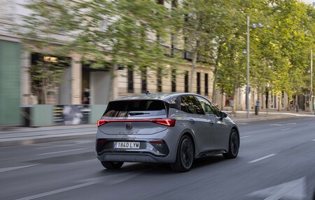 CUPRA Born e-Boost Prueba Contacto 26