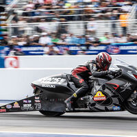 Esta Suzuki Hayabusa de 400 CV es una moto, pero parece un avión: de 0 a 323 km/h en seis segundos