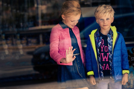IKKS presenta las chaquetas de entretiempo para los peques