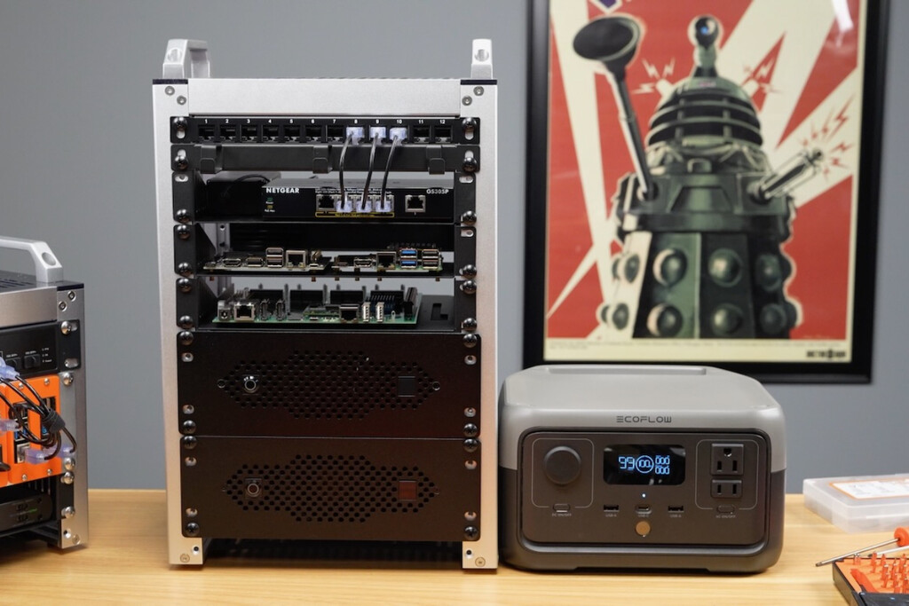 Para algunas personas hay algo mucho mejor que tener un PC en casa: tener un rack de servidores 