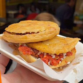 Cómo llegar y cuánto cuestan las famosas gorditas de Sevilla: una joya oculta a unos pasos de la línea rosa del metro de CDMX