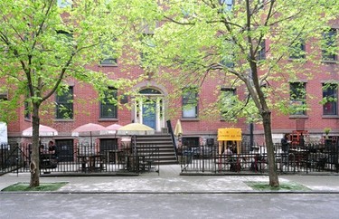 Intercambiando libros en las calles de Nueva York con The Free Little Library