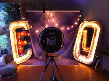 Los hogares hipster se decoran con letras iluminadas 