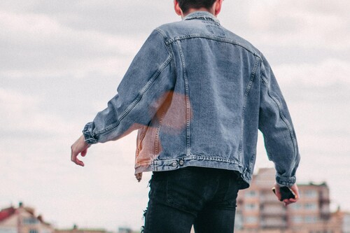 Esta chaqueta vaquera es la compra perfecta de entretiempo y está rebajadísima en Levi's (por poco tiempo)