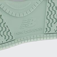 El Corte Inglés tira la casa por la ventana con estas zapatillas New Balance rebajadas por solo 35 euros