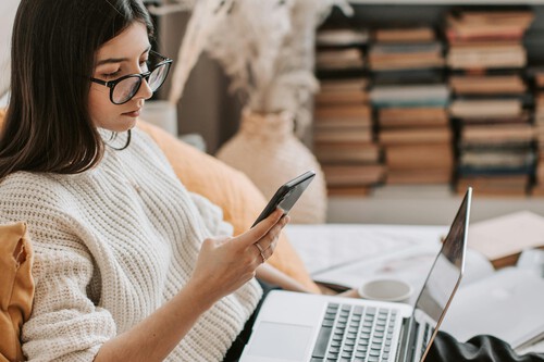 Dados gen Z vender. Imagem: Vlada Karpovich  Unsplash