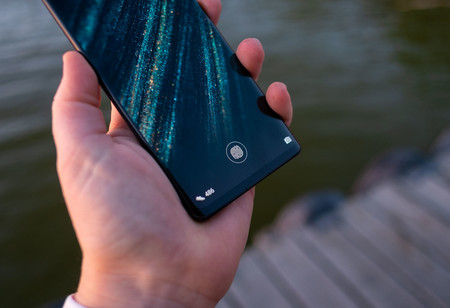 Huawei muestra el funcionamiento del primer lector de huellas bajo una pantalla LCD