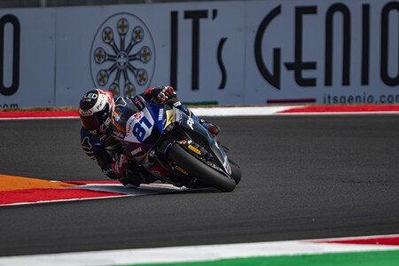 ¡Histórico! Manu González gana su primera carrera de Supersport dando una lección a Dominique Aegerter
