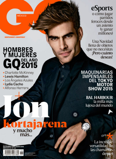 Jon Kortajarena, cual galán de telenovela, termina el año en la portada de la revista GQ México