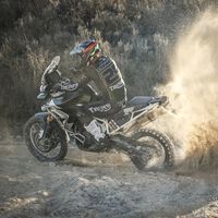 La Triumph Tiger 900 Rally Pro se atreve con todo: Iván Cervantes se la lleva a la Baja Aragón 