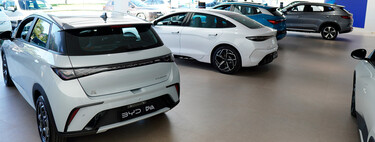 Las agencias de autos chinas están desbordadas de coches que no logran vender y piden a las marcas que dejen de usarlas como bodega 